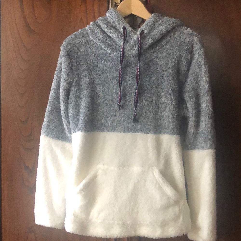 Hoodie⛄️⛄️ - Picture 3 of 4